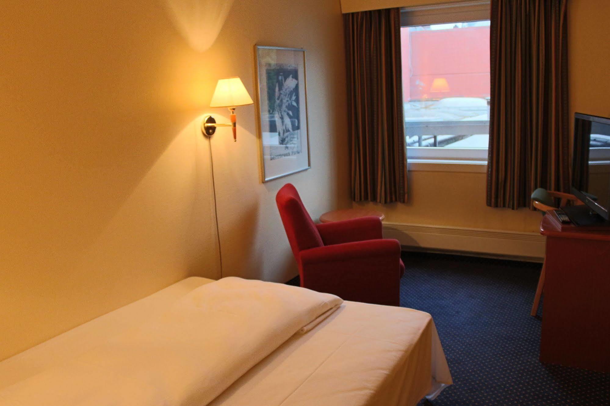 Thon Partner Hotel Backlund Левангер Экстерьер фото